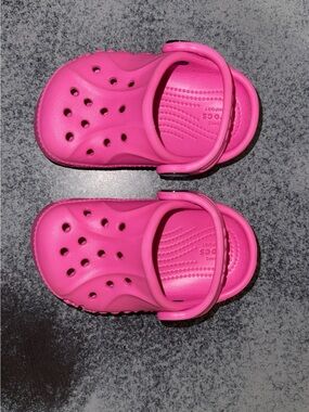 CROCS Hot Pink